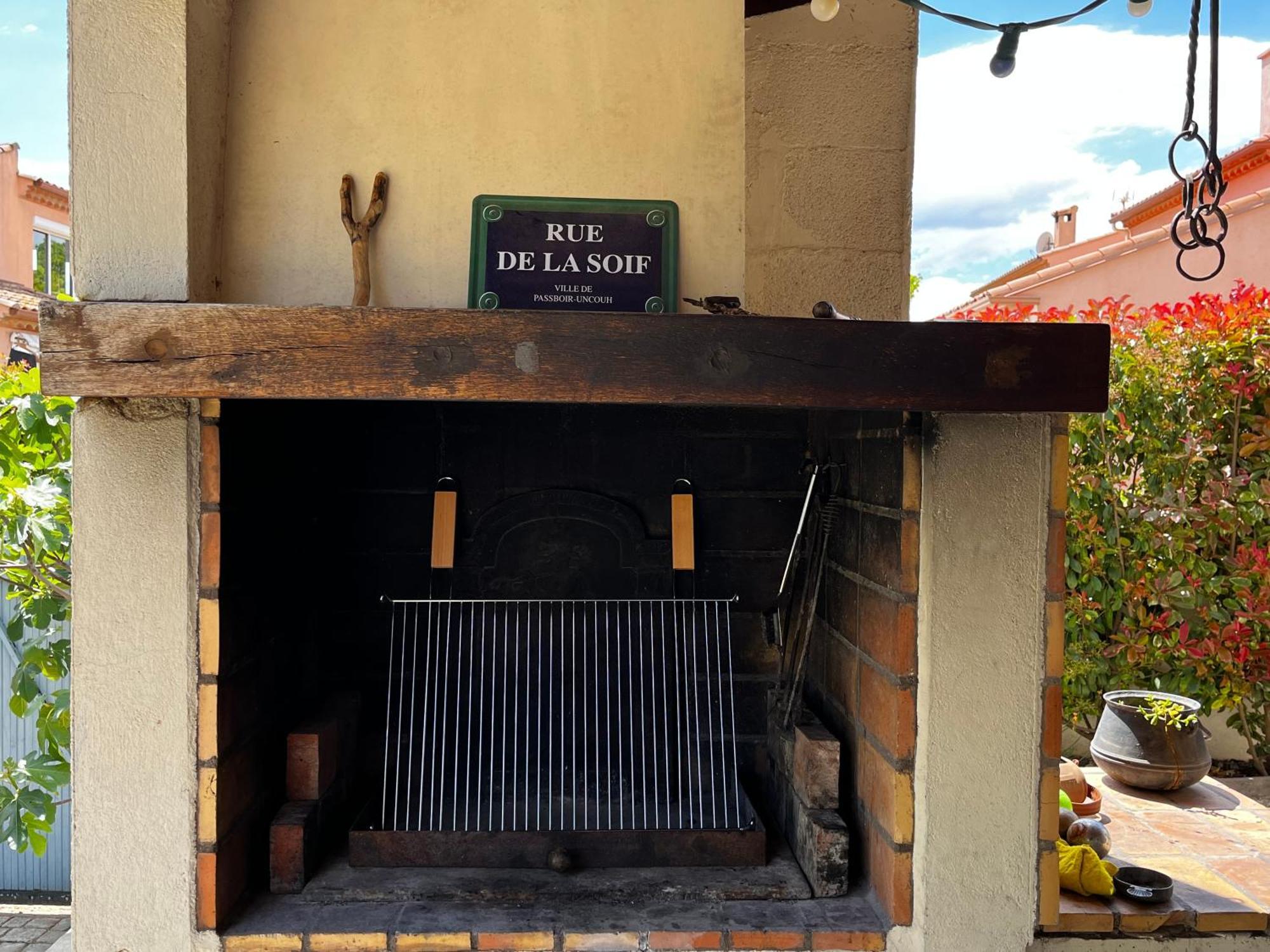 La Maison Brennus , Piscine, 15 Min Des Plages Beziers Luaran gambar